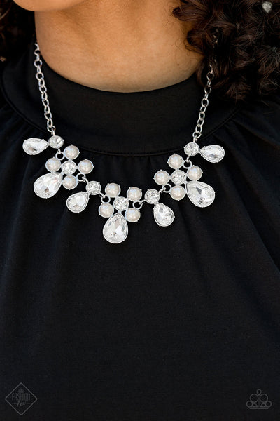 Paparazzi Oct 2019 Fashion Fix Short Necklace - Demurely Debutante - White (#963)