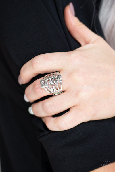 Paparazzi Ring - Meet In The Middle - Silver (R214)
