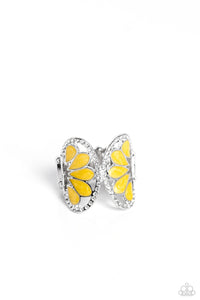 Concaved Catwalk - Yellow Paparazzi Ring (T63)